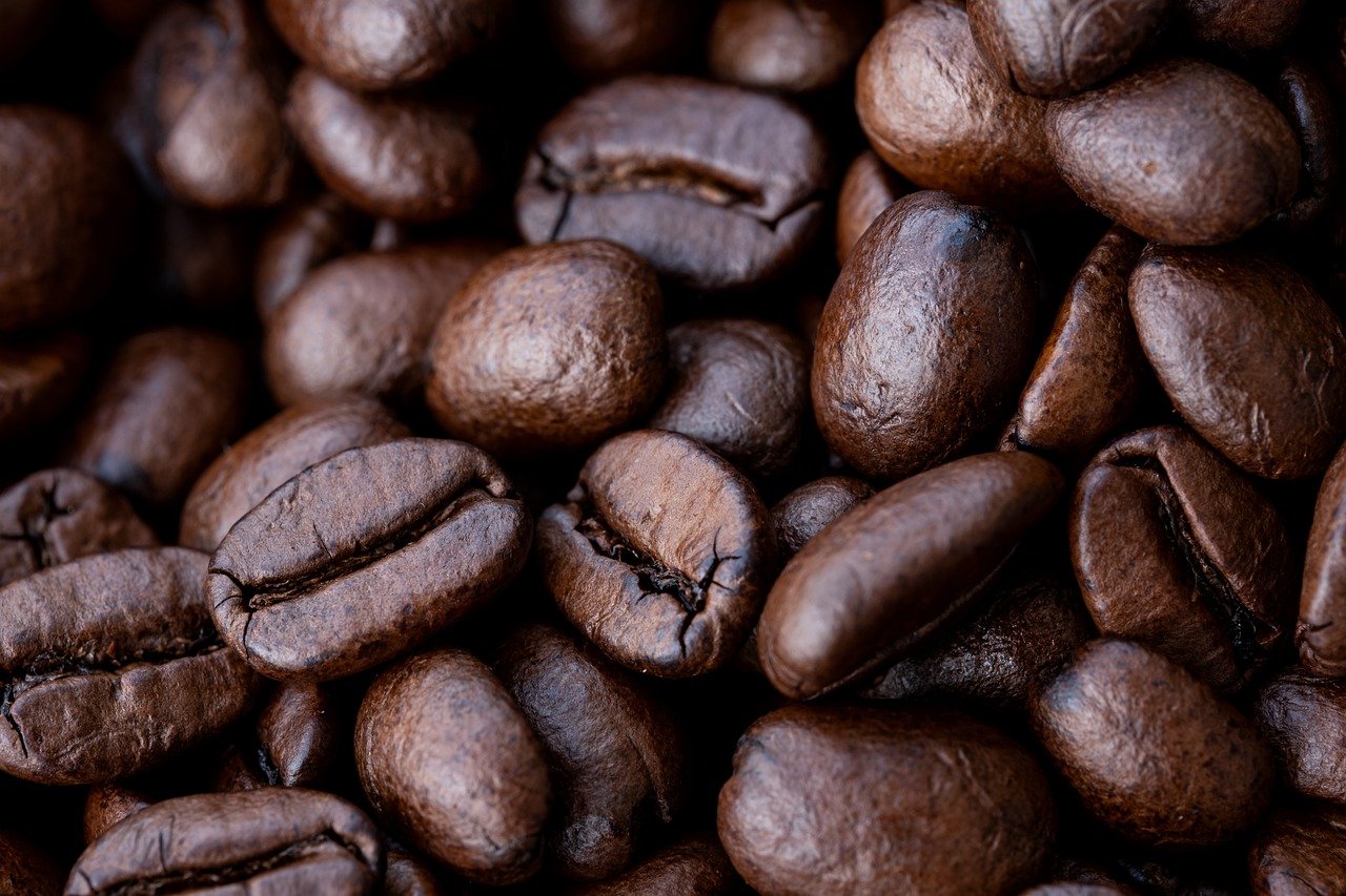 Scumpire cafea: care sunt motivele și la ce prețuri ajunge băutura de dimineață a tuturor românilor