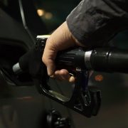 Ministrul Energiei despre prețul la motorină: „Nu stați la cozi!". Care sunt prețurile la carburant în acest moment