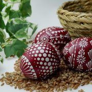 Tradiții Joia Mare: ziua în care se înroșesc ouăle de Paște