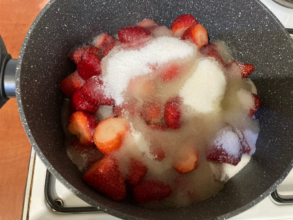 Rețetă - Dulceață de căpșuni fără conservant în doar 30 de minute