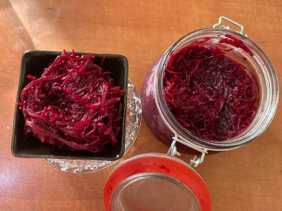 Rețetă - salată de sfeclă roșie cu oțet la borcan