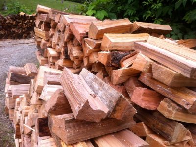 Preț lemne 2022. În această iarnă românii vor scoate mai mulți bani din buzunare