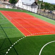 Cum să alegi cea mai potrivită suprafață de joc pentru un teren tenis?